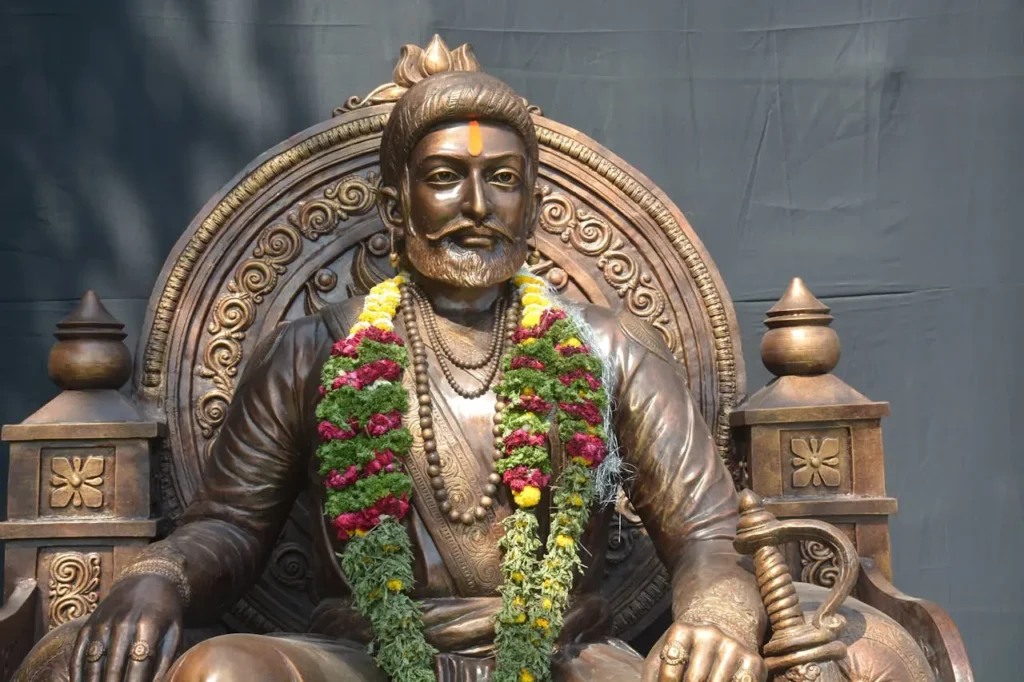 shivaji maharaj essay in marathi 2024